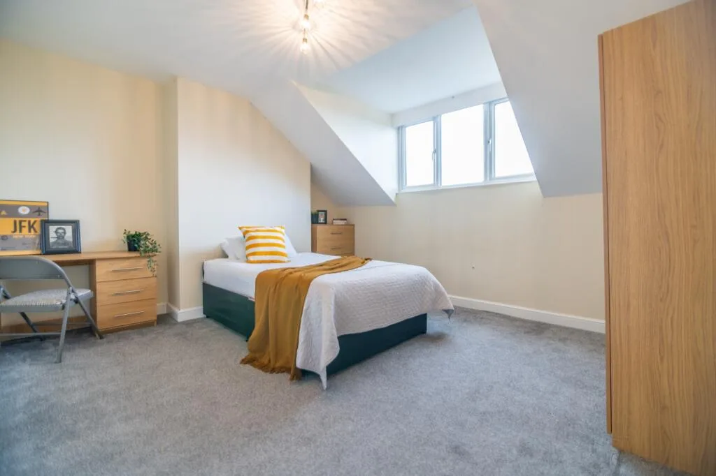 8 bedroom terraced house for rent