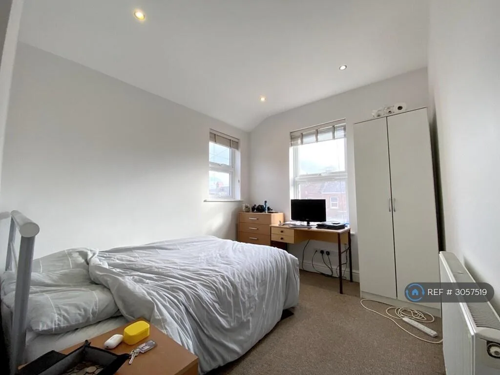 4 bedroom terraced house for rent