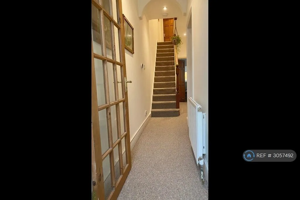 5 bedroom terraced house for rent