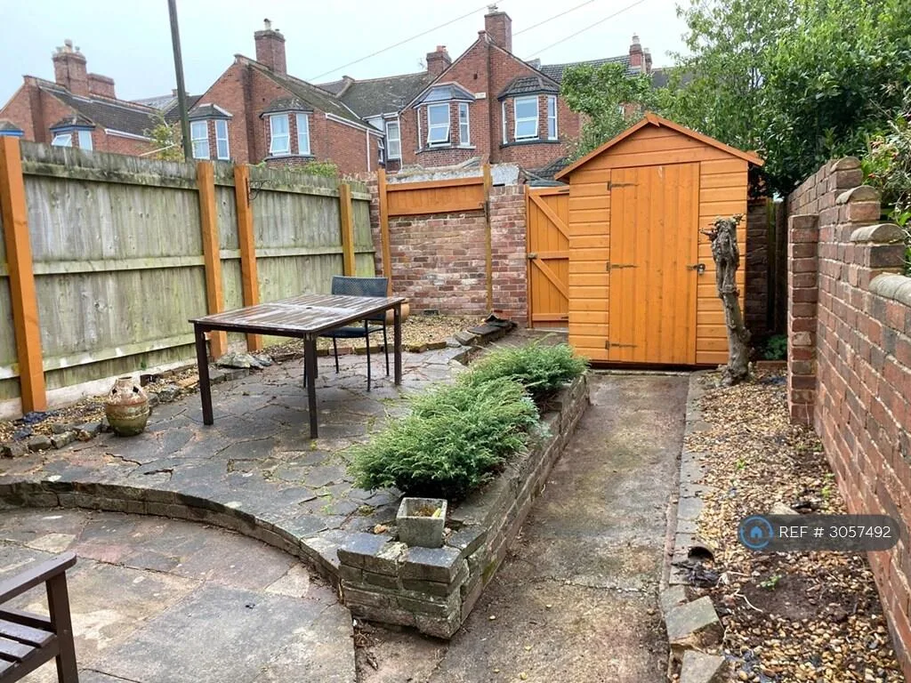 5 bedroom terraced house for rent