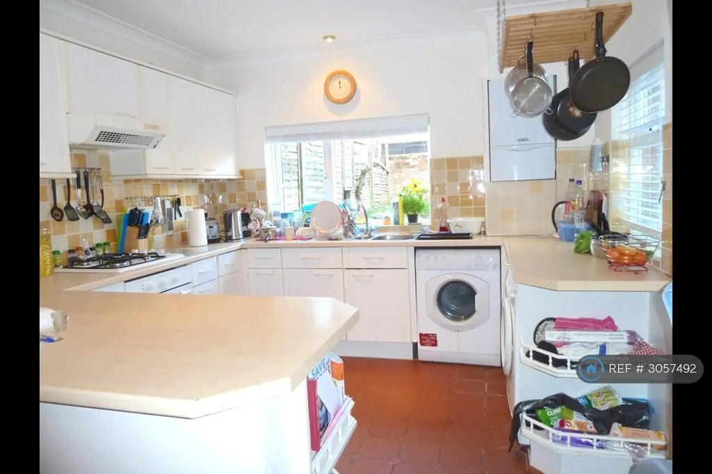 5 bedroom terraced house for rent