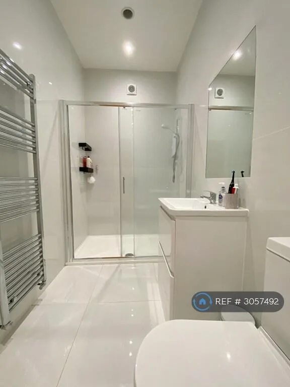5 bedroom terraced house for rent