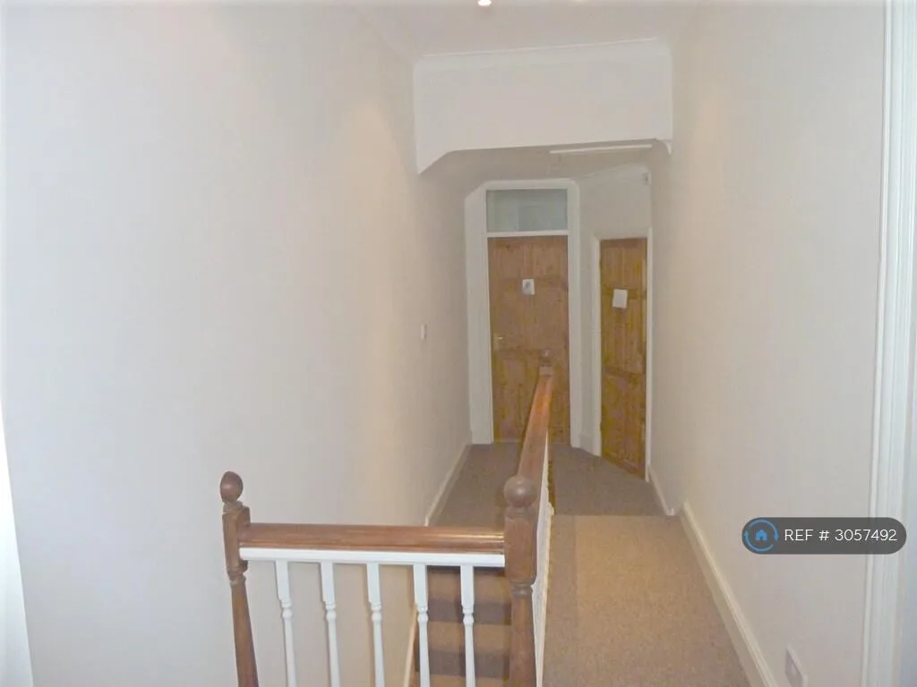 5 bedroom terraced house for rent