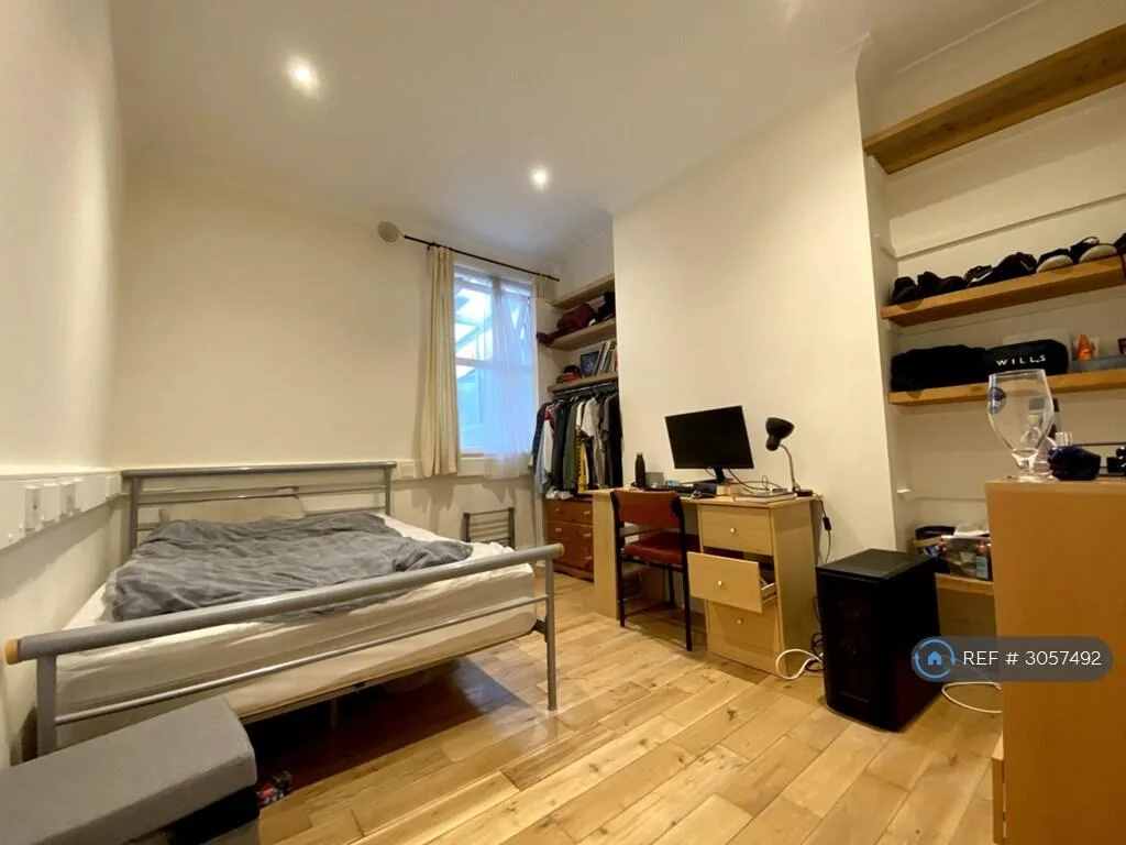 5 bedroom terraced house for rent