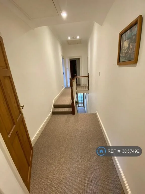 5 bedroom terraced house for rent
