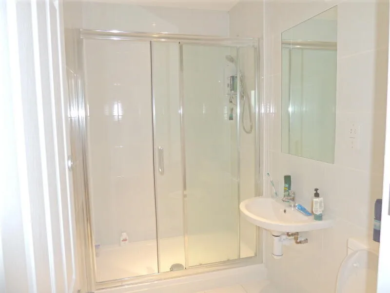 5 bedroom terraced house for rent