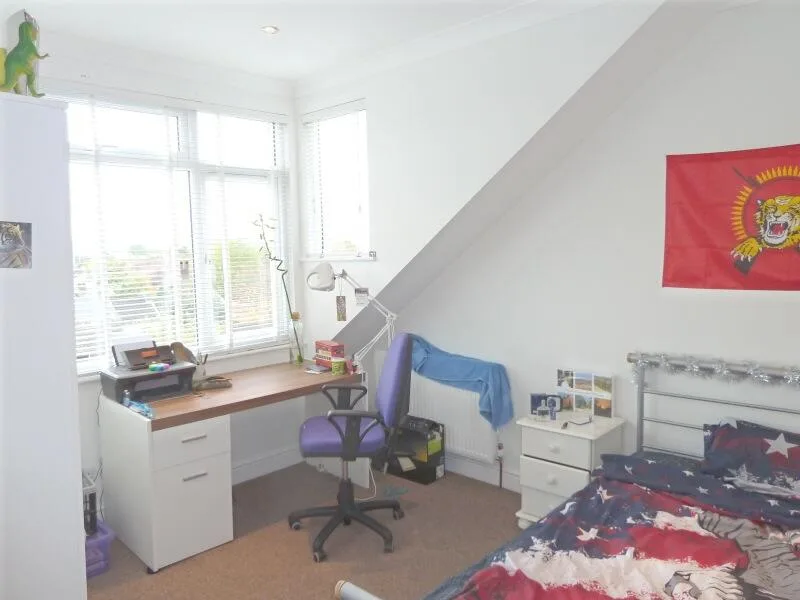 5 bedroom terraced house for rent