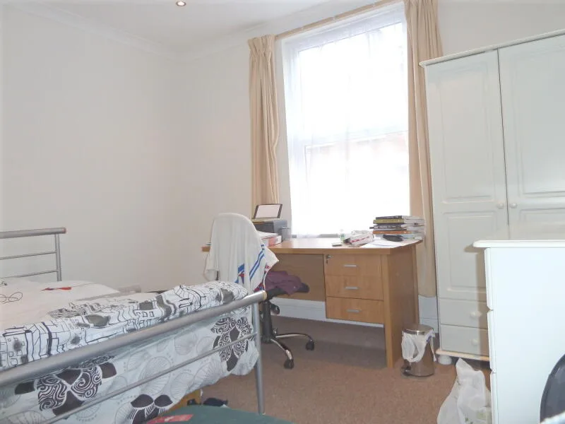 5 bedroom terraced house for rent