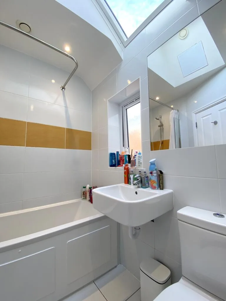 5 bedroom terraced house for rent
