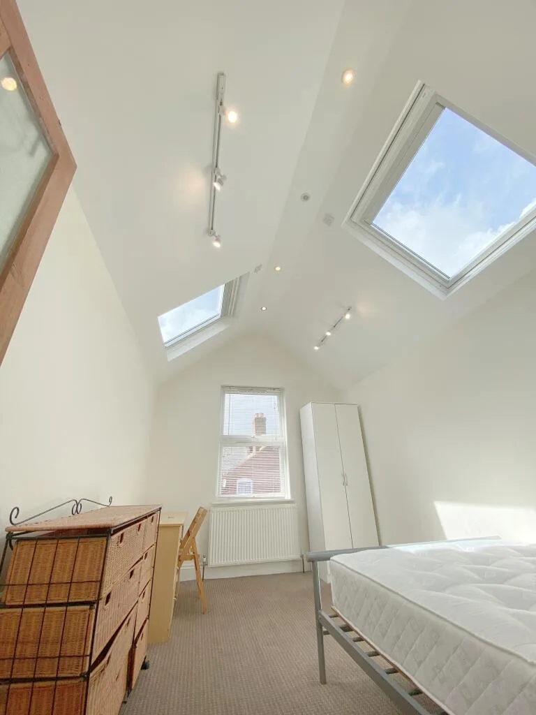 5 bedroom terraced house for rent
