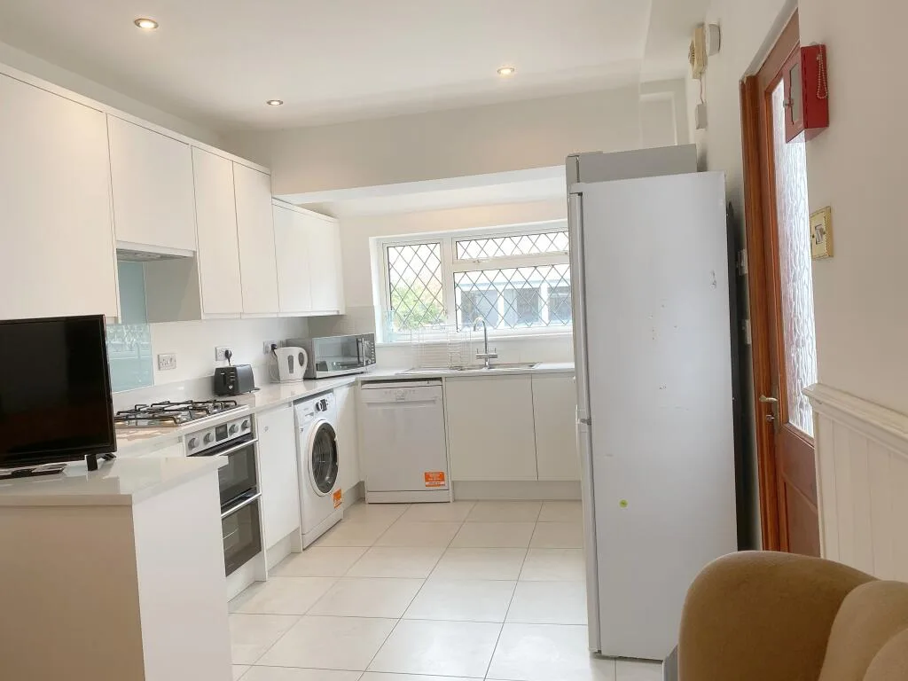 5 bedroom terraced house for rent