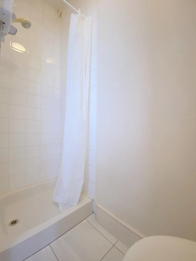 5 bedroom terraced house for rent