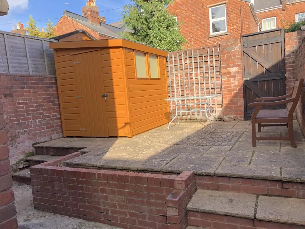 6 bedroom terraced house for rent