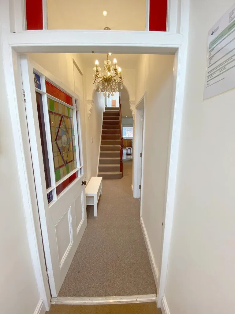 6 bedroom terraced house for rent