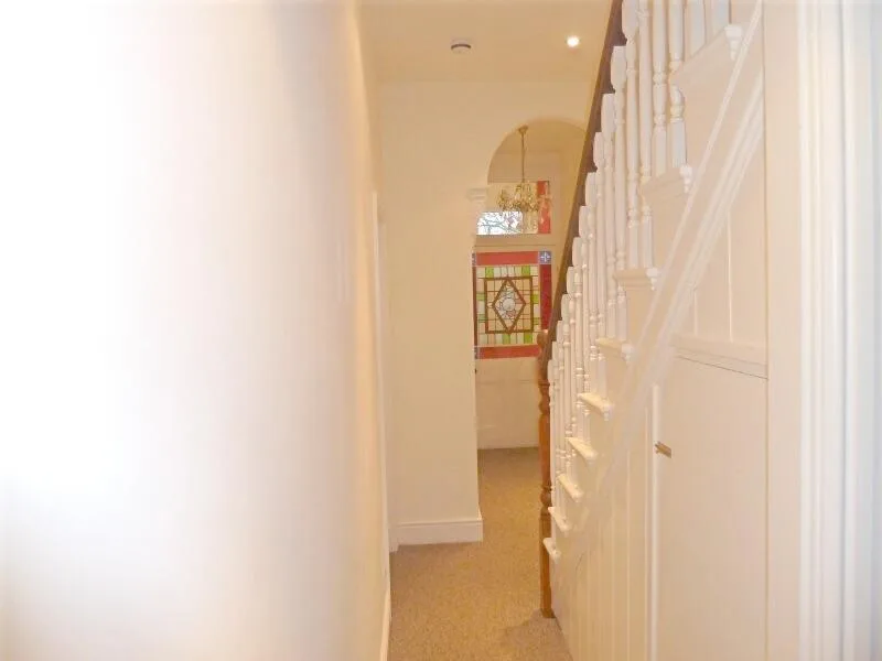 6 bedroom terraced house for rent