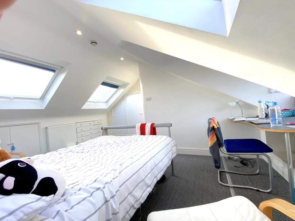 6 bedroom terraced house for rent