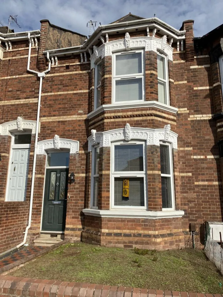 6 bedroom terraced house for rent