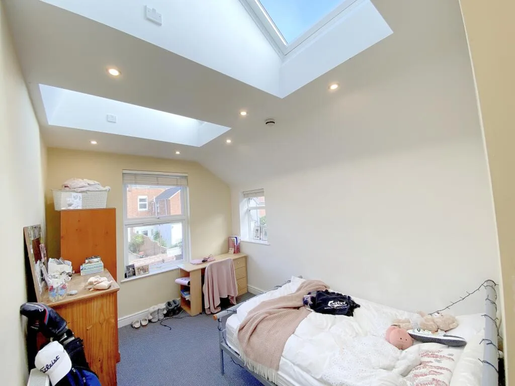 6 bedroom terraced house for rent