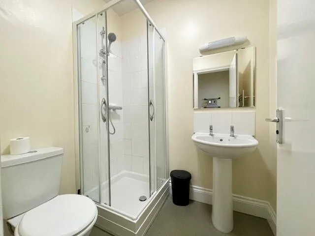 5 bedroom apartment for rent