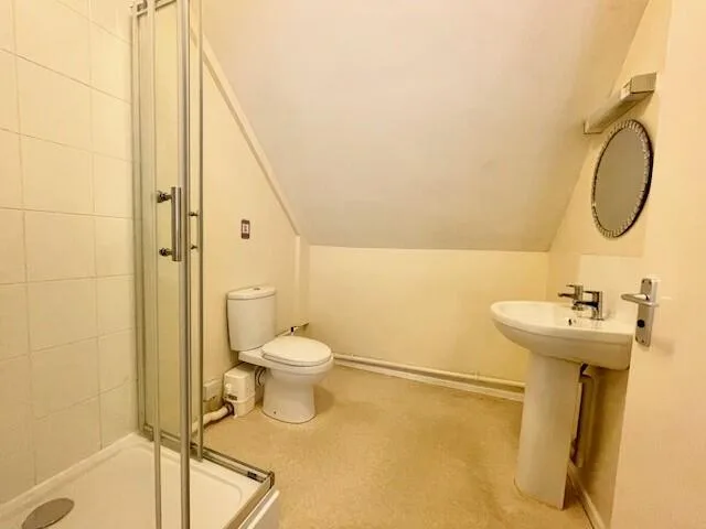 5 bedroom apartment for rent