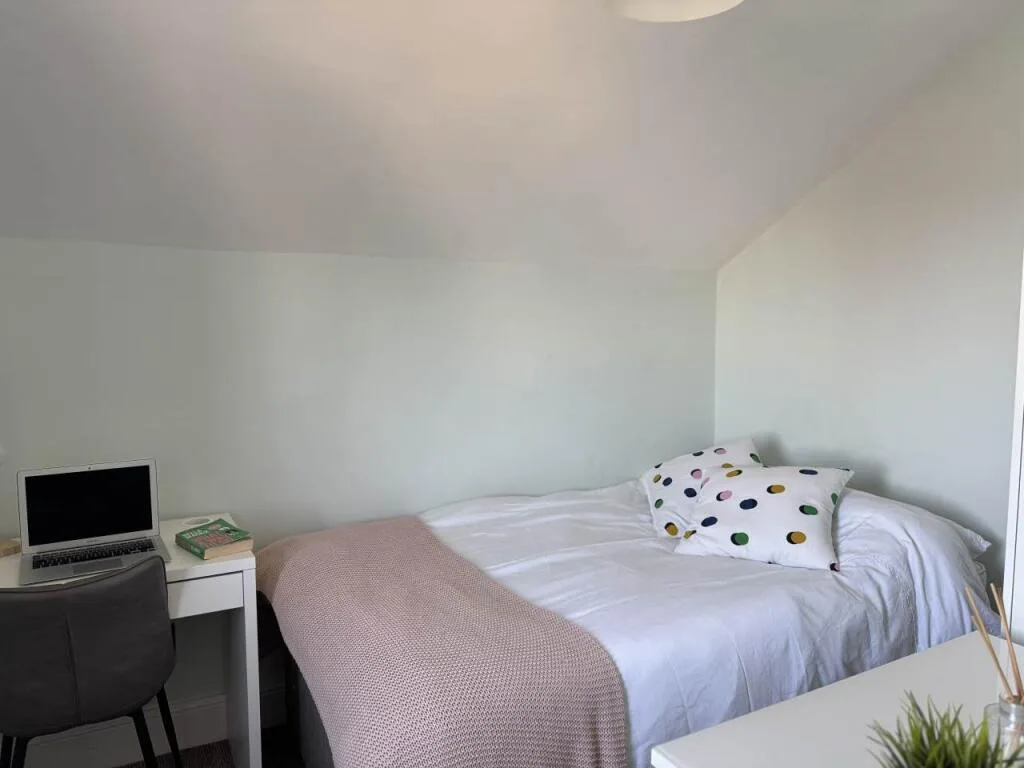 6 bedroom house for rent