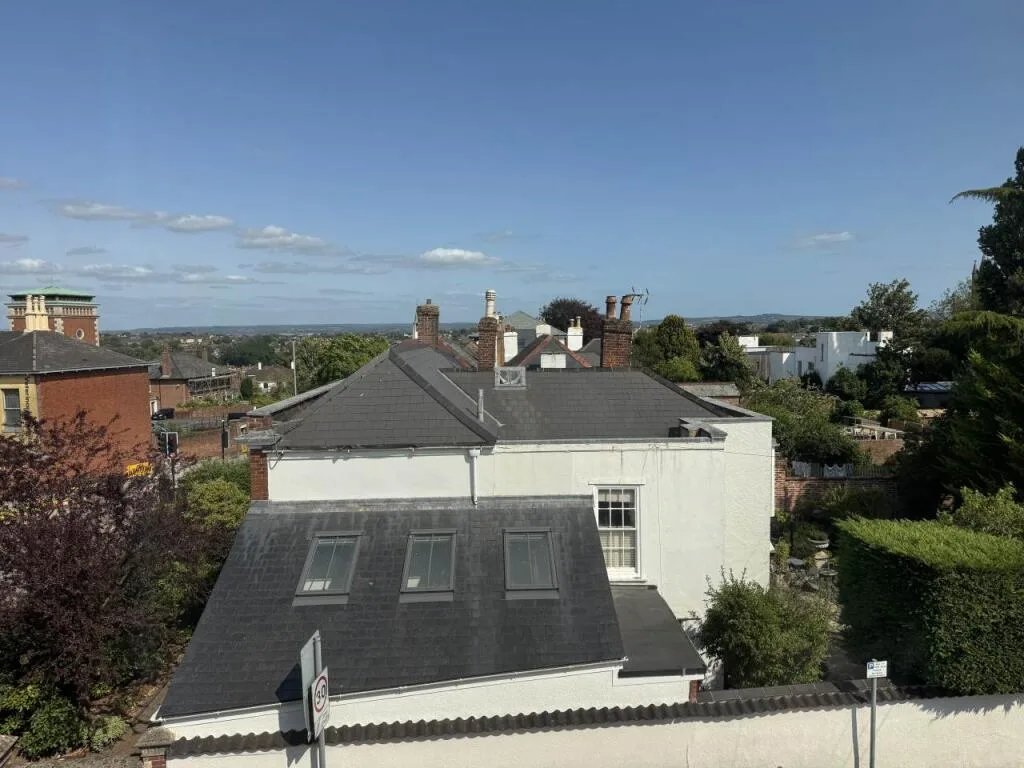 6 bedroom house for rent