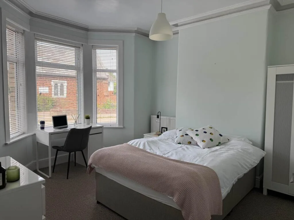 6 bedroom house for rent