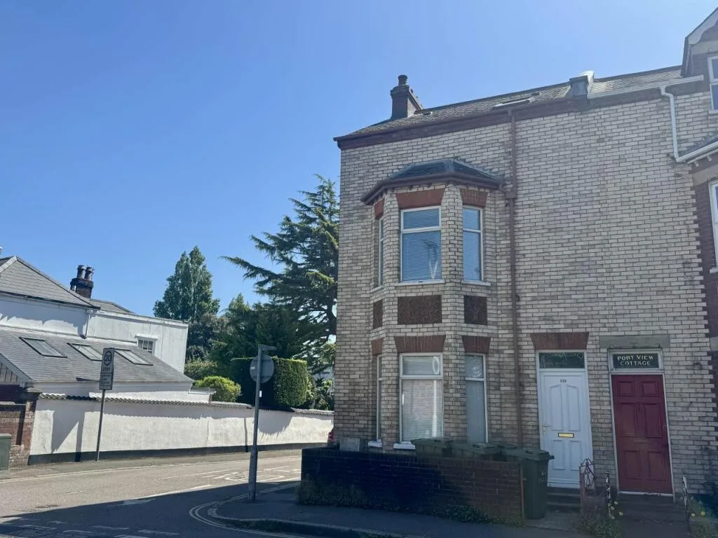 6 bedroom house for rent