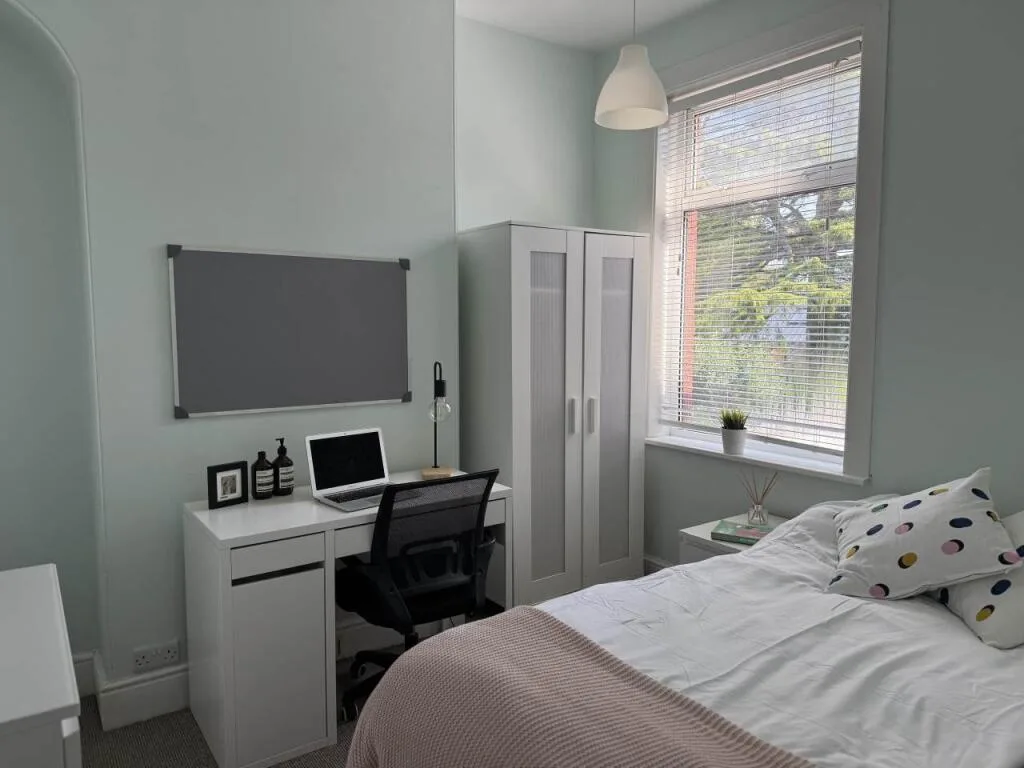 6 bedroom house for rent
