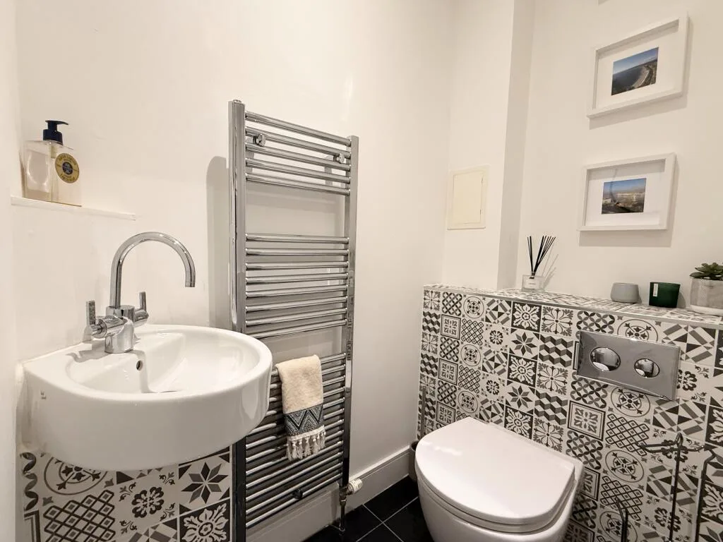 2 bedroom house for rent