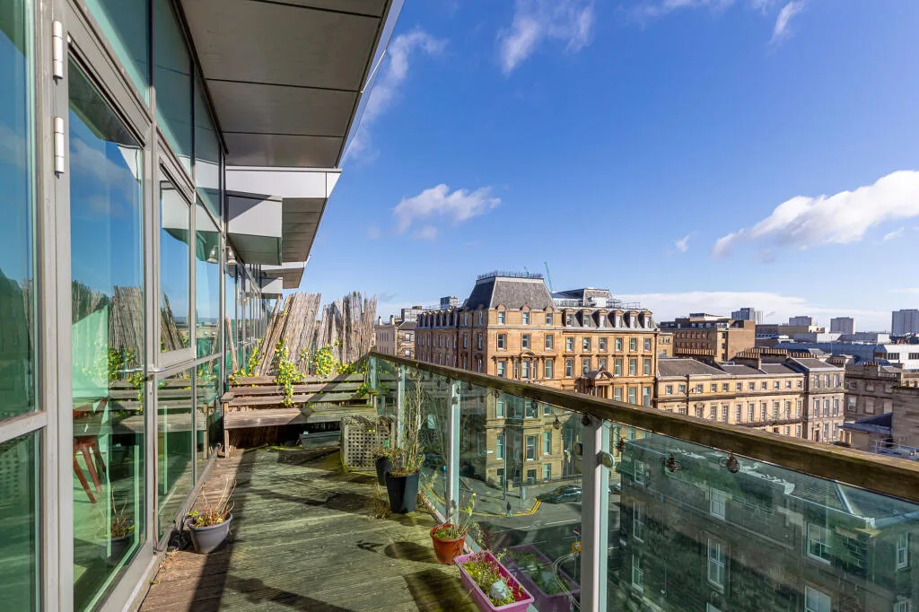 2 bedroom penthouse for rent