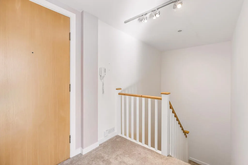 2 bedroom penthouse for rent