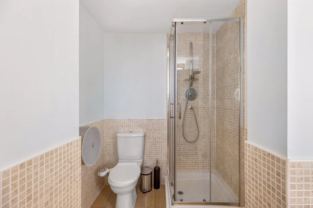 2 bedroom penthouse for rent