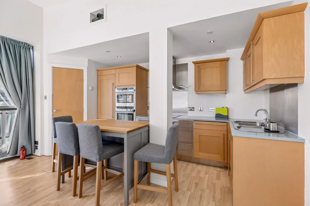 2 bedroom penthouse for rent