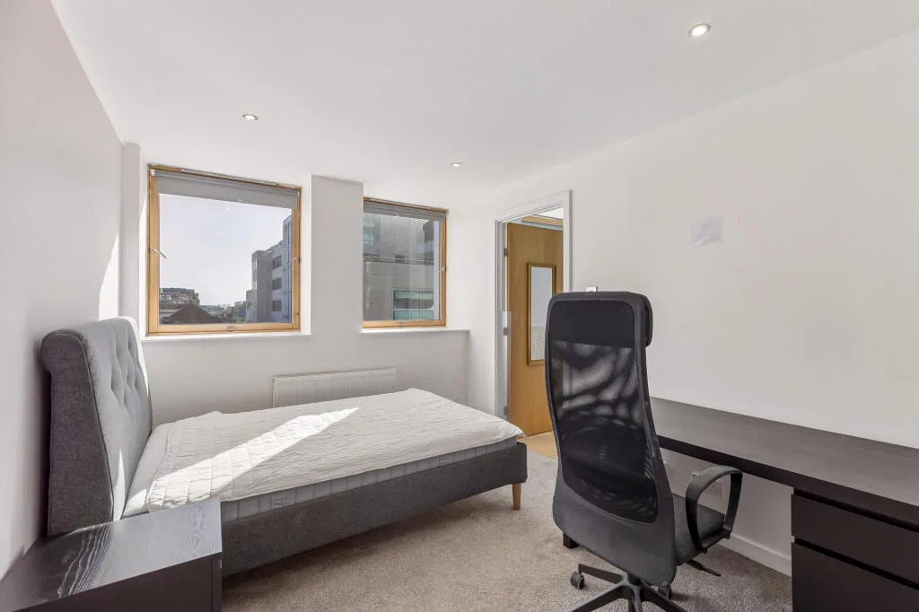 2 bedroom penthouse for rent