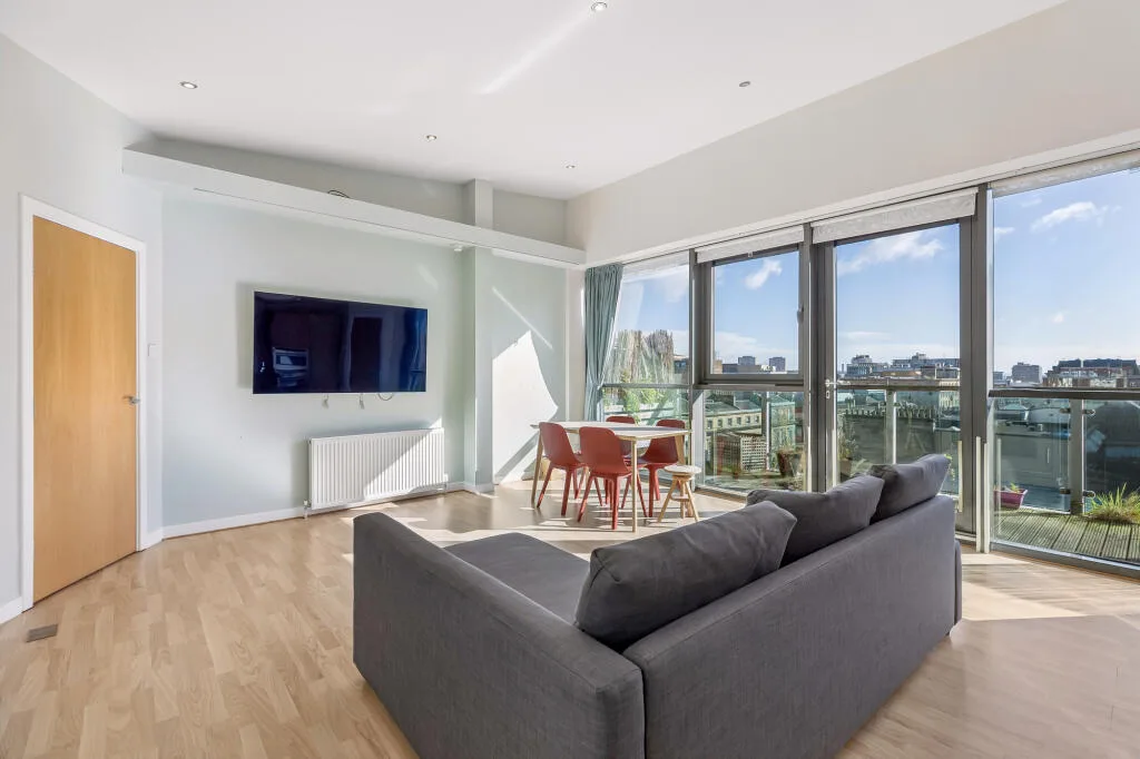 2 bedroom penthouse for rent