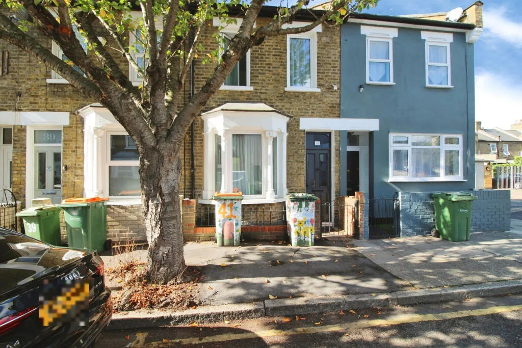 2 bedroom end of terrace house for rent