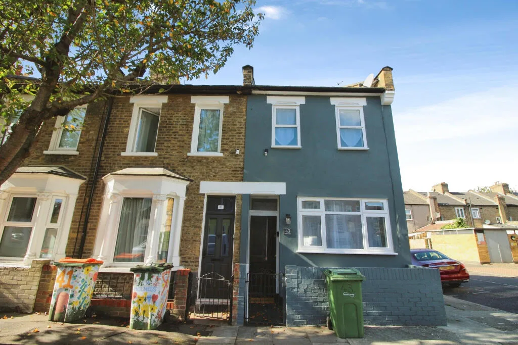 2 bedroom end of terrace house for rent