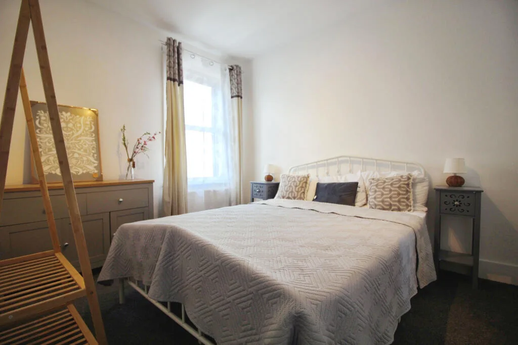 2 bedroom end of terrace house for rent