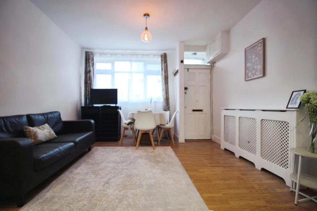 2 bedroom end of terrace house for rent