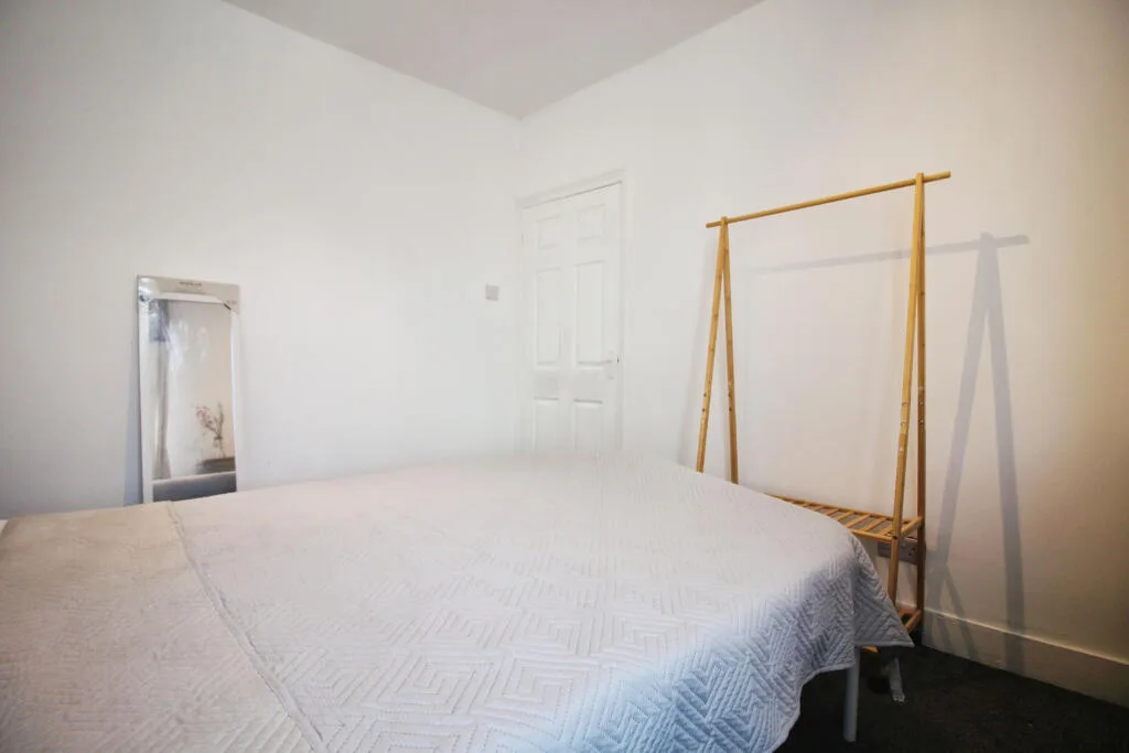 2 bedroom end of terrace house for rent