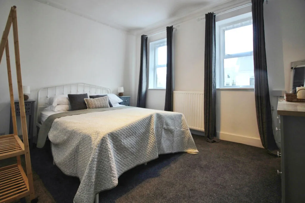 2 bedroom end of terrace house for rent