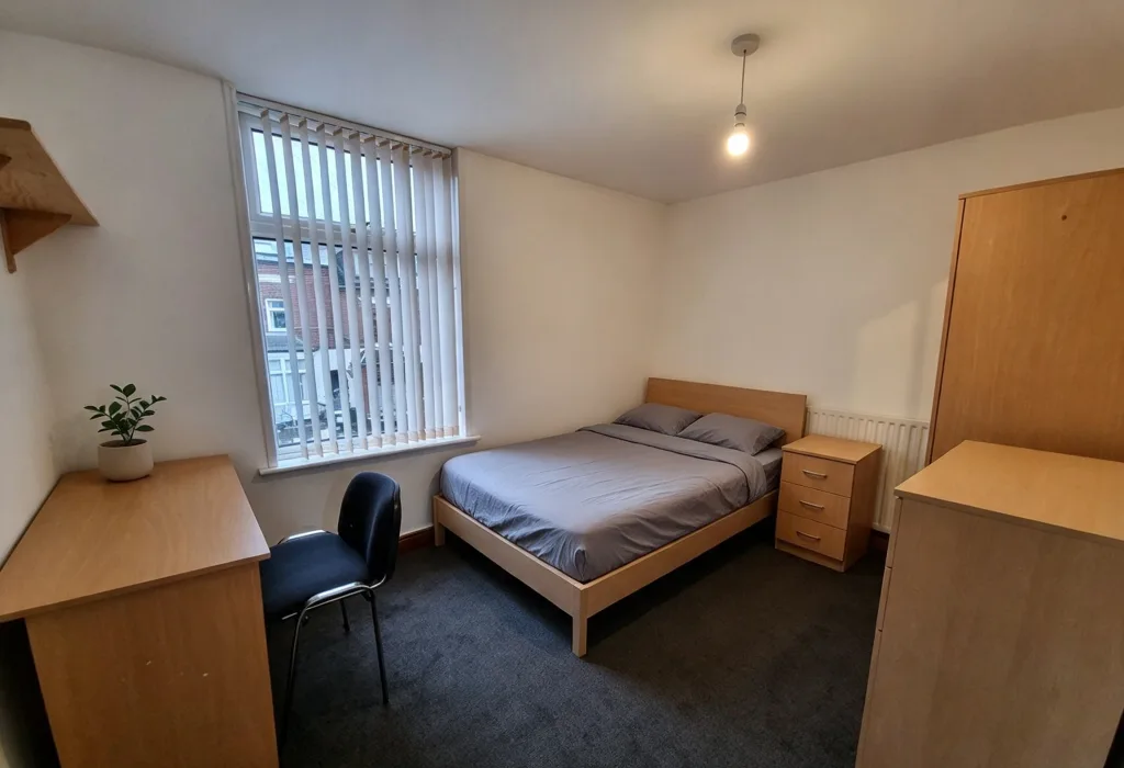 8 bedroom terraced house for rent