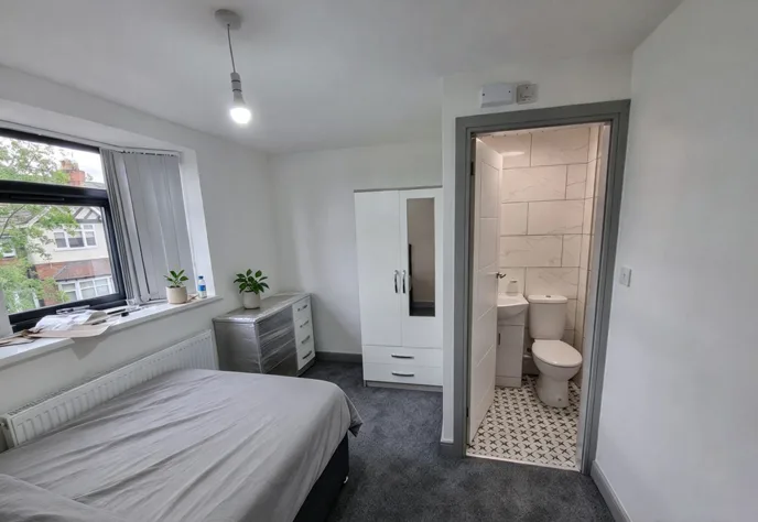 8 bedroom terraced house for rent