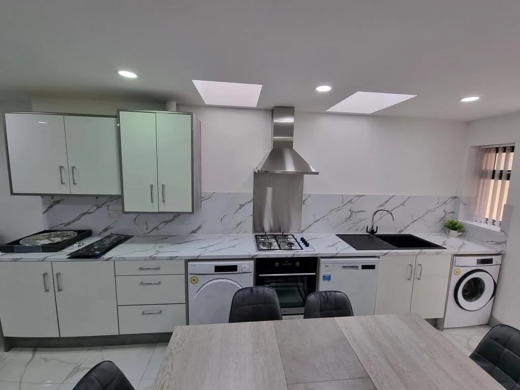 8 bedroom terraced house for rent