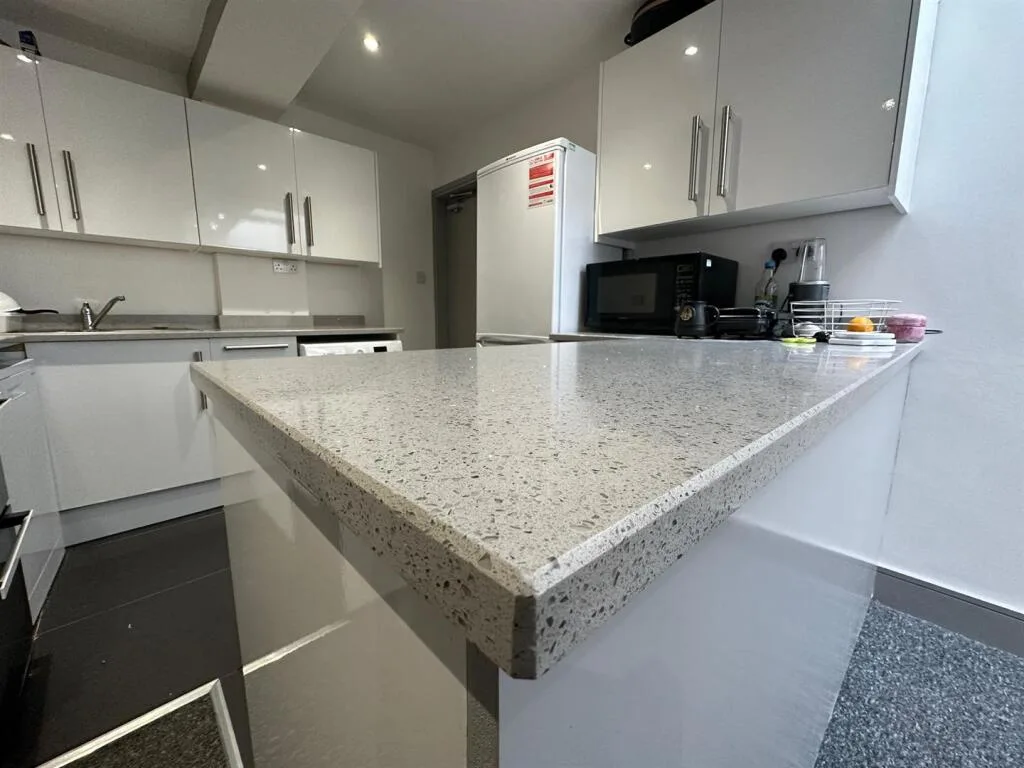 4 bedroom apartment for rent