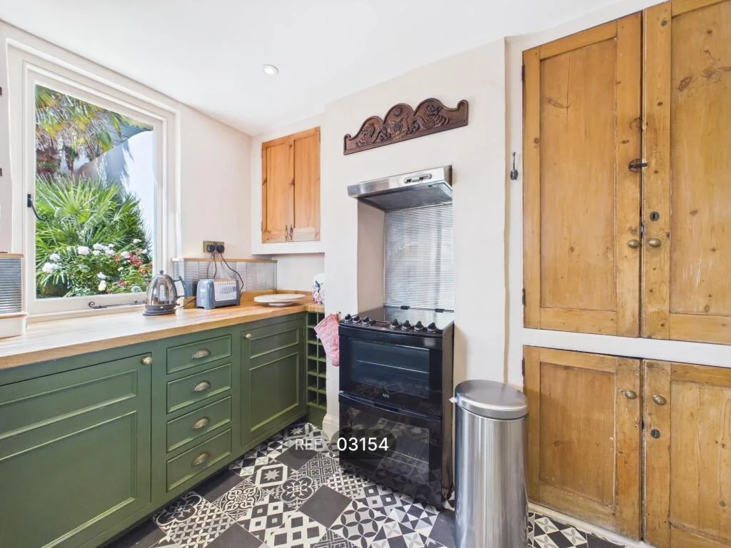 4 bedroom terraced house for rent