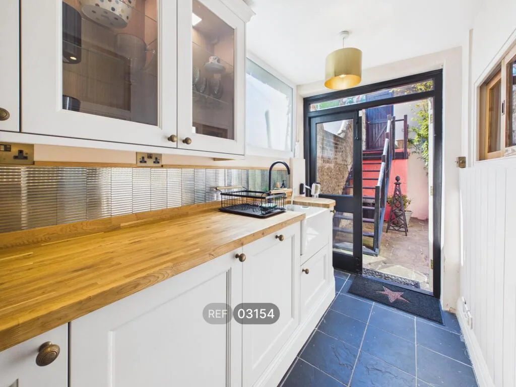 4 bedroom terraced house for rent