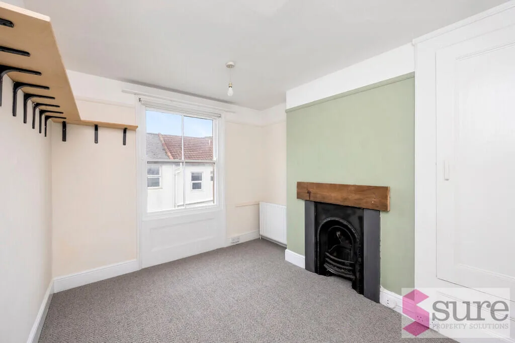 2 bedroom maisonette for rent