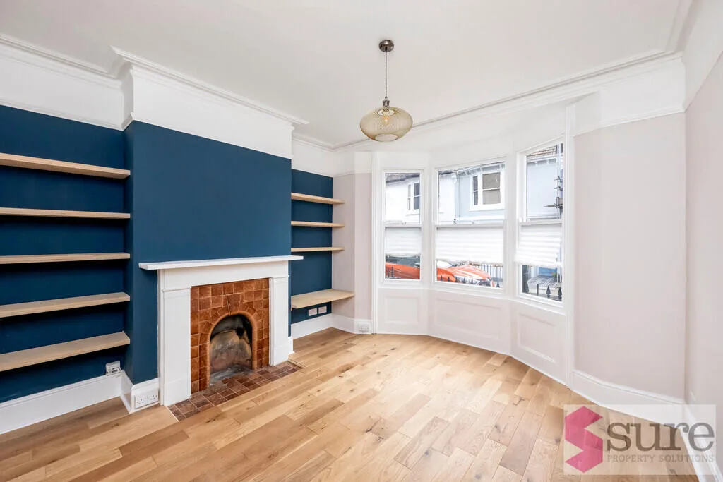 2 bedroom maisonette for rent